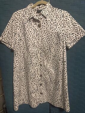 Short-Sleeve Button-Down Shirt dress in Cream Leopard Print by who what wear